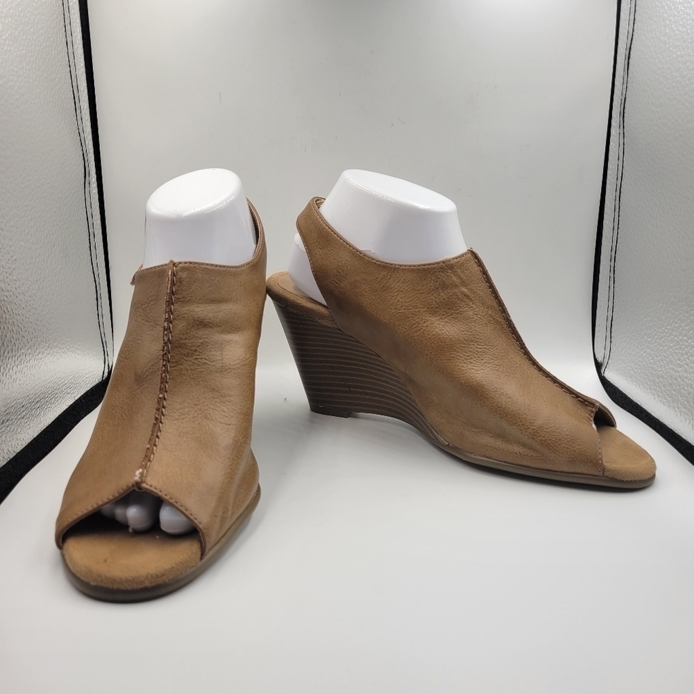 Aerosoles Heelrest Tan Wedge Sandals Sz 9.5